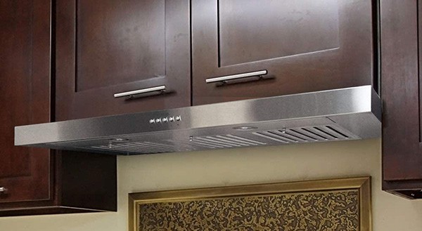 A kitchen view of the KOBE RAX2130SQB-1 Brillia (30") Under Cabinet range hood for our The Top 5 Best Under Cabinet Range Hoods of 2022 listicle. The range hood is installed in a kitchen.